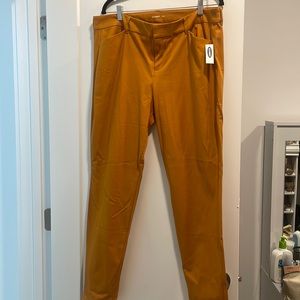 NWT Pixie old navy size 16, stretch, skinny/taper pants. Dress pants